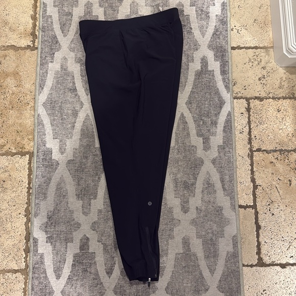 Lululemon Black Joggers - Picture 4 of 4